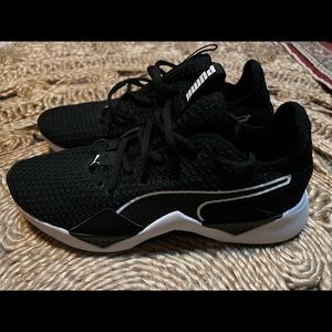 Puma Tennis Shoes Size 8